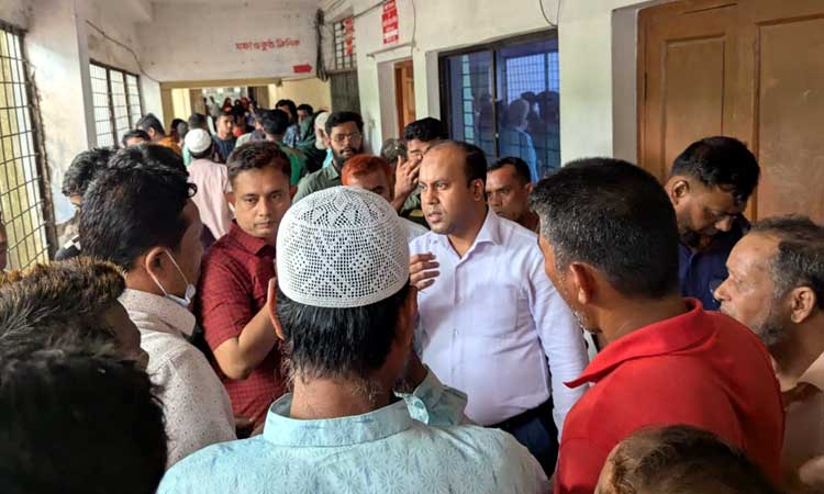 পাকুন্দিয়ায় বজ্রপাতে দুই ছাত্রীর মৃত্যু, আরেকজন গুরুতর