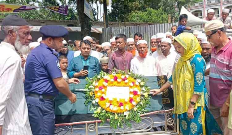 হোসেনপুরে বীর মুক্তিযোদ্ধা সিরাজুল ইসলামকে রাষ্ট্রীয় মর্যাদায় দাফন