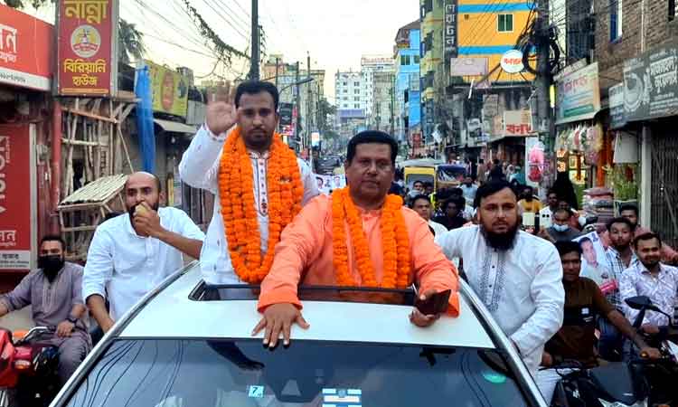 কিশোরগঞ্জে গণঅধিকার পরিষদ প্রার্থী আবু হানিফের মোটরসাইকেল শোডাউন